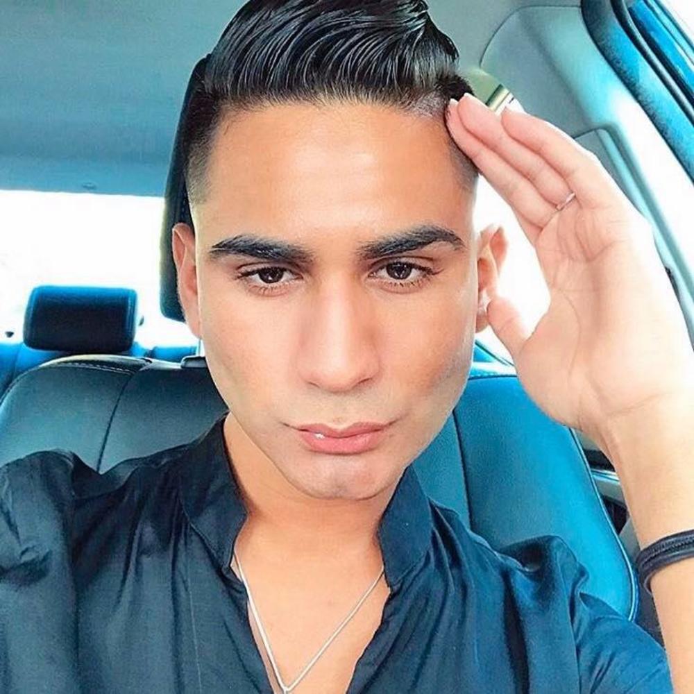 Meet your Posher, Juliano